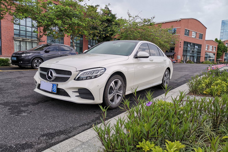 广州二手奔驰C级 2020款 改款 C 260 L 运动版